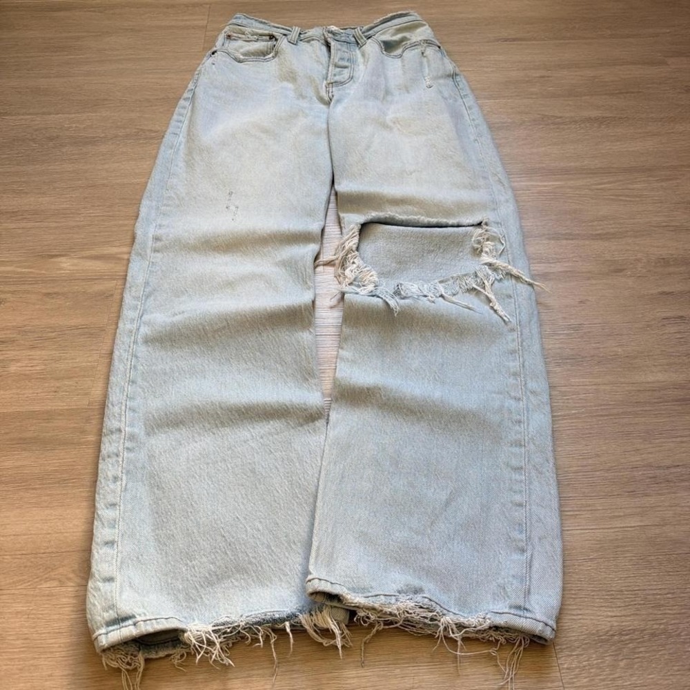 27x30 Light Blue Distressed Wide Leg Denim Jeans Y2K 2000s